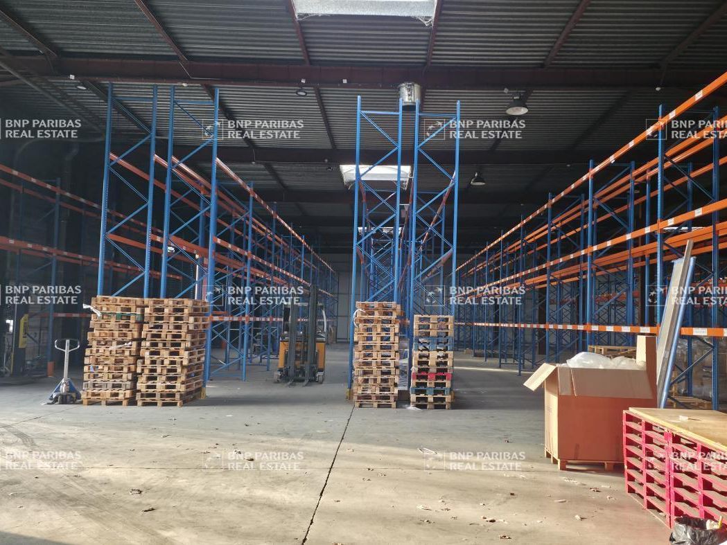 Location Activité 2800 m² non divisibles 77184 Émerainville