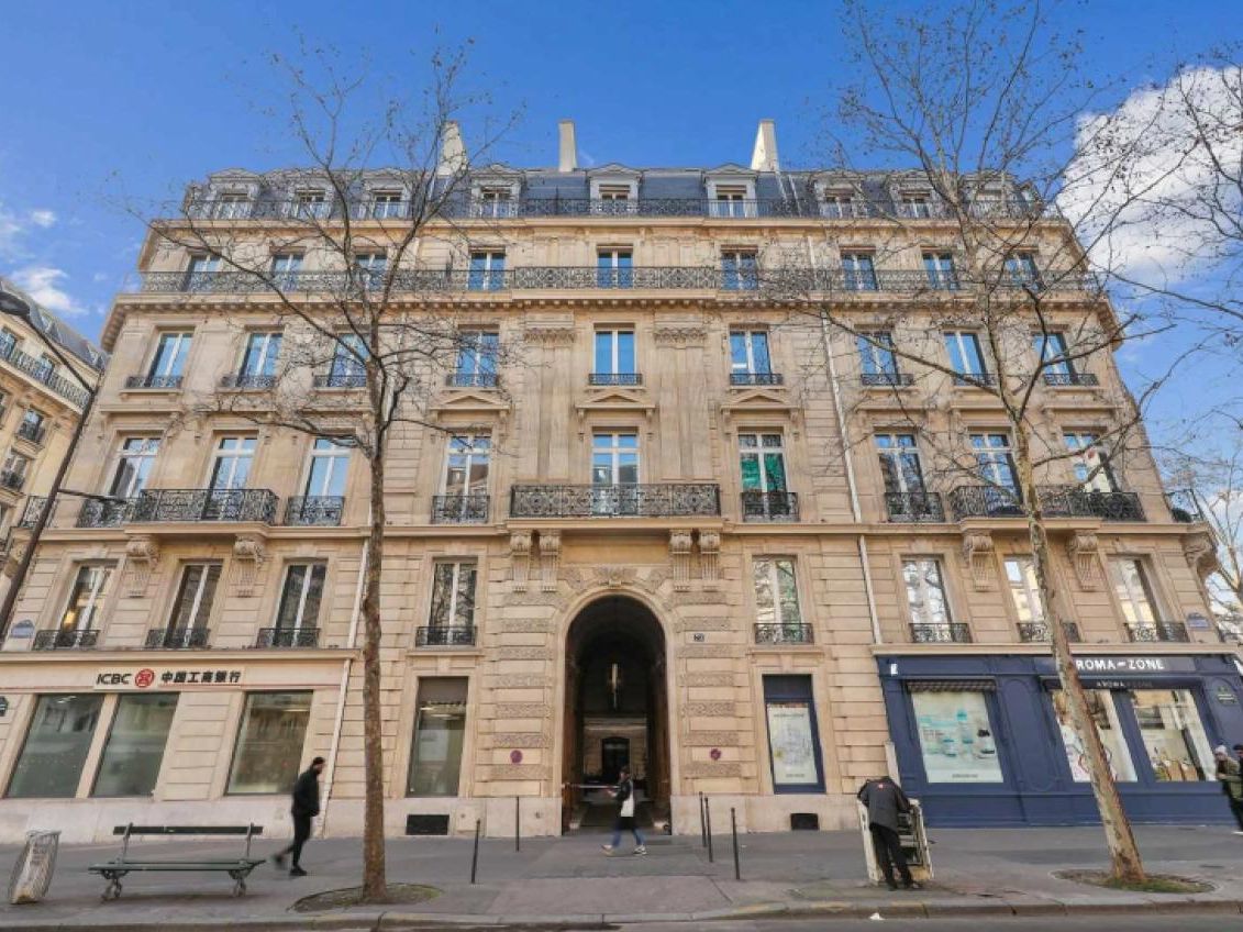 275 m² pour ce bureaux en location à Paris