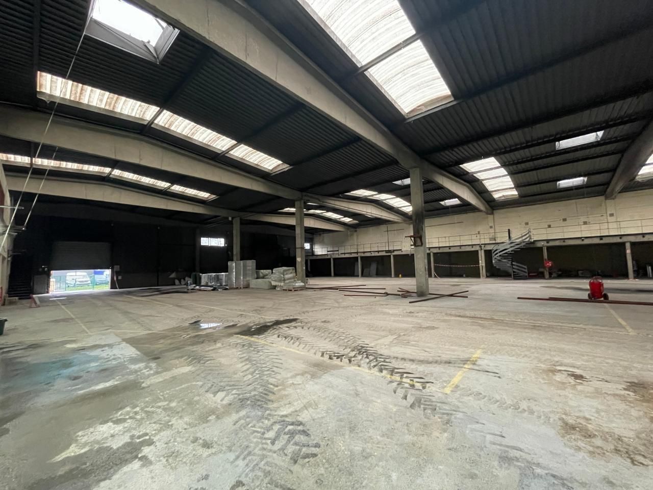 Location Activité 2753 m² non divisibles 95310 Saint-ouen-l'aumône