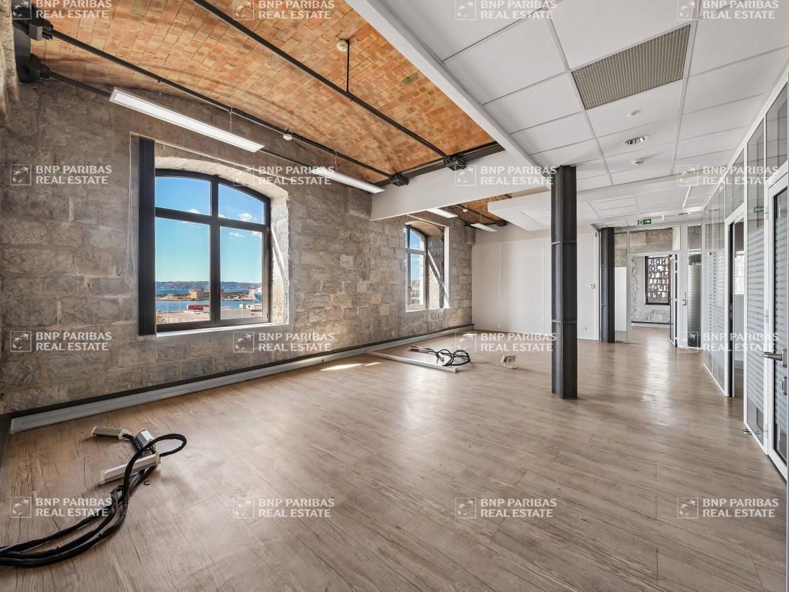 1602.8 m² pour ce bureaux en location à Marseille