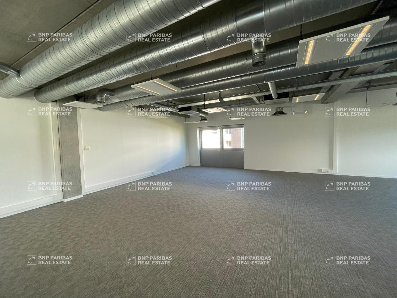 526.7 m² pour ce mixtes en location à La motte-servolex