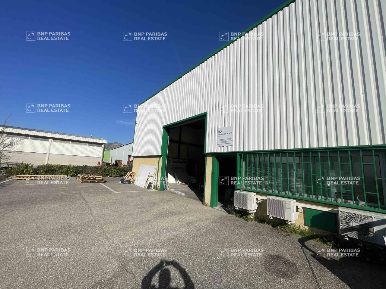 270 m² pour ce activité en location à Gémenos