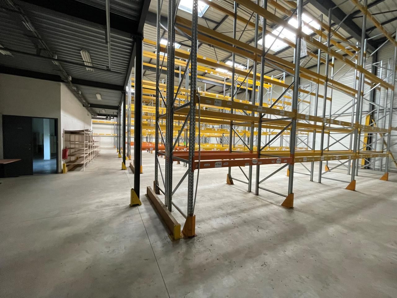 1004 m² pour ce activité en vente à Méré