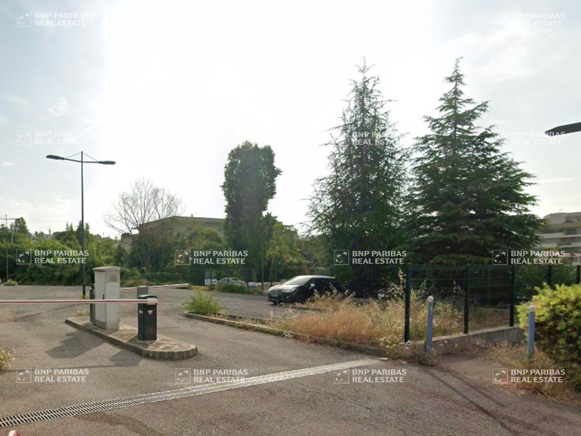 1152 m² pour ce terrains en location à Cagnes-sur-mer