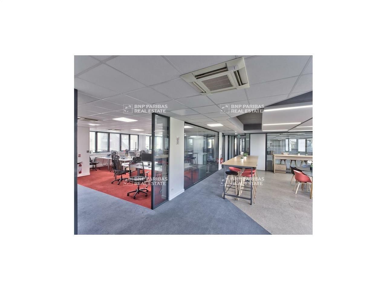 450 m² pour ce bureaux en location à Le kremlin bicetre