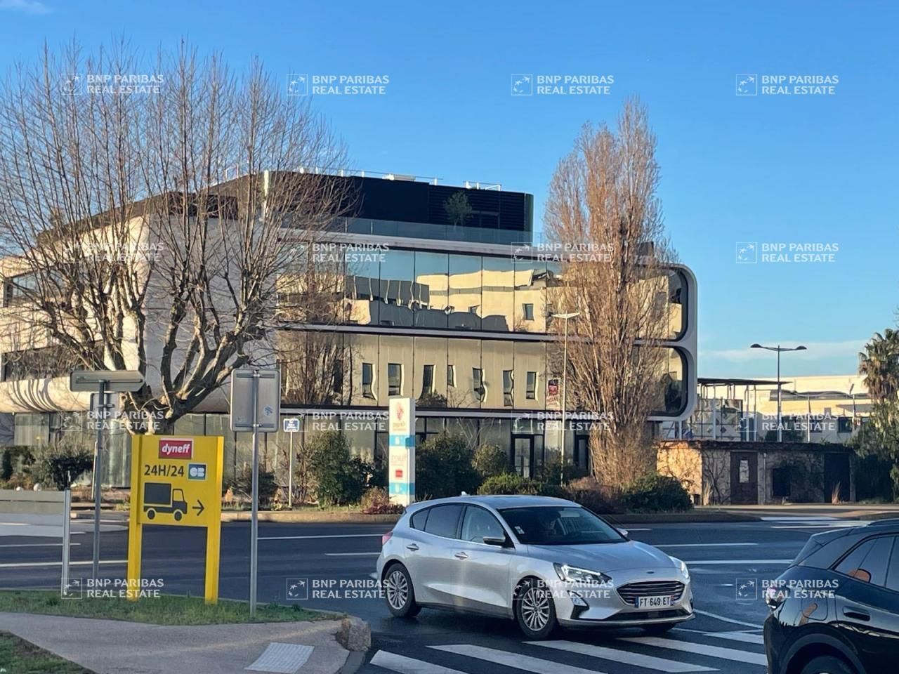 1404 m² pour ce bureaux en location à Mauguio