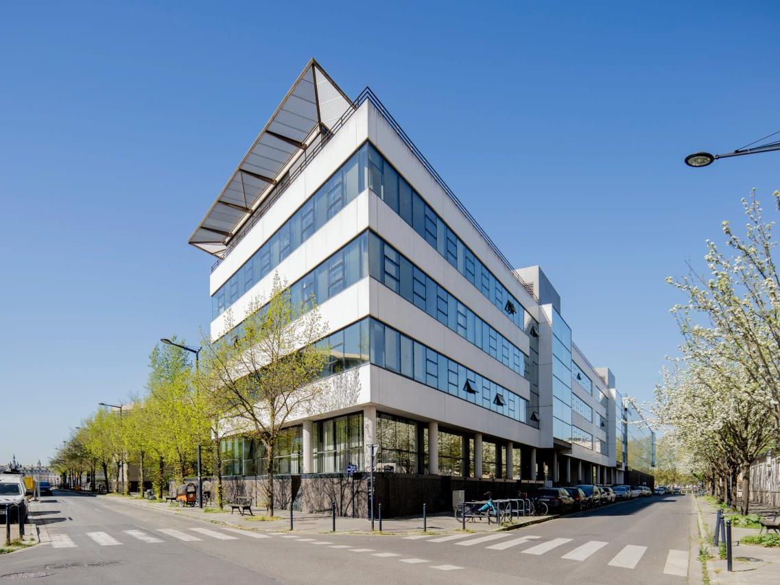 Location Bureaux 595 m² divisibles 33000 Bordeaux