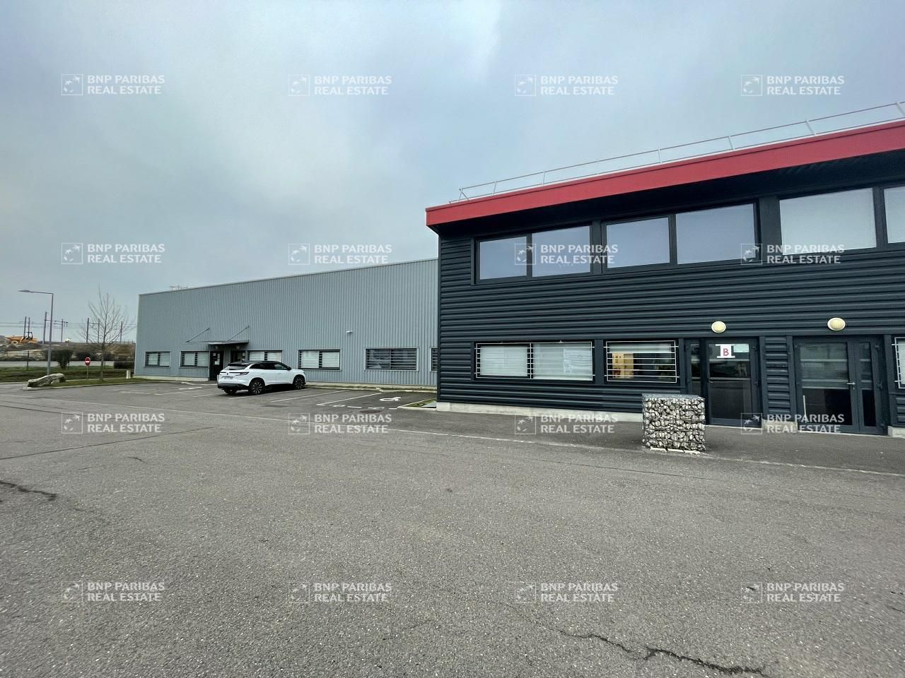 Location Activité 3112 m² non divisibles 21600 Longvic