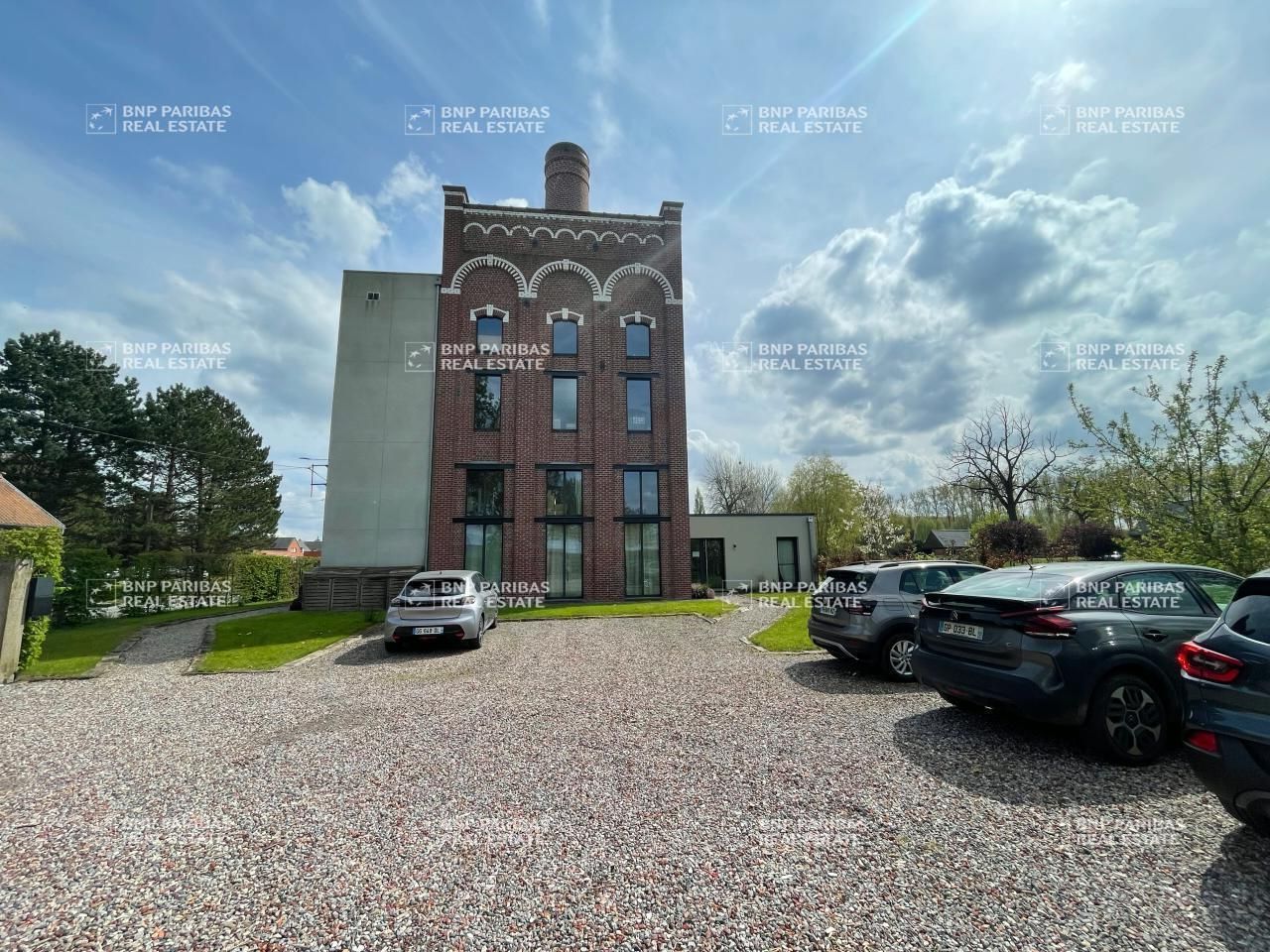 300 m² pour ce bureaux en vente à Ennevelin