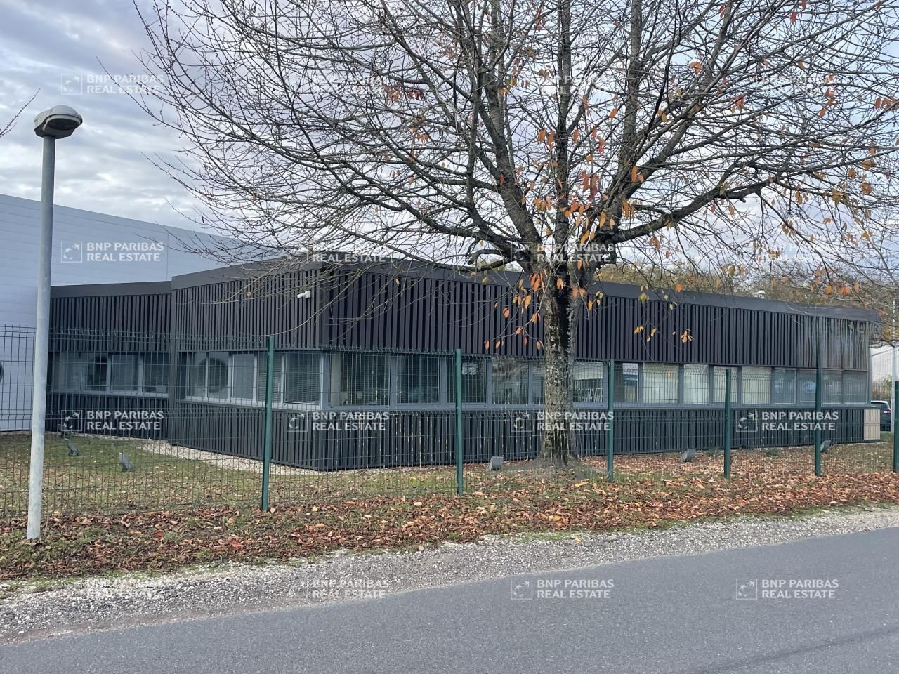 Location Activité 762 m² non divisibles 45140 Ingre