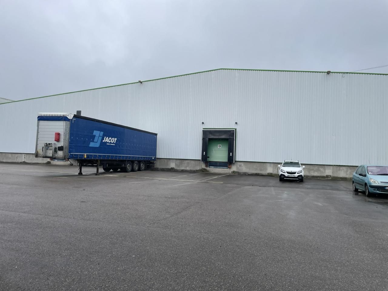 Location Entrepôts classe B 8080 m² non divisibles 80380 Villers-bretonneux