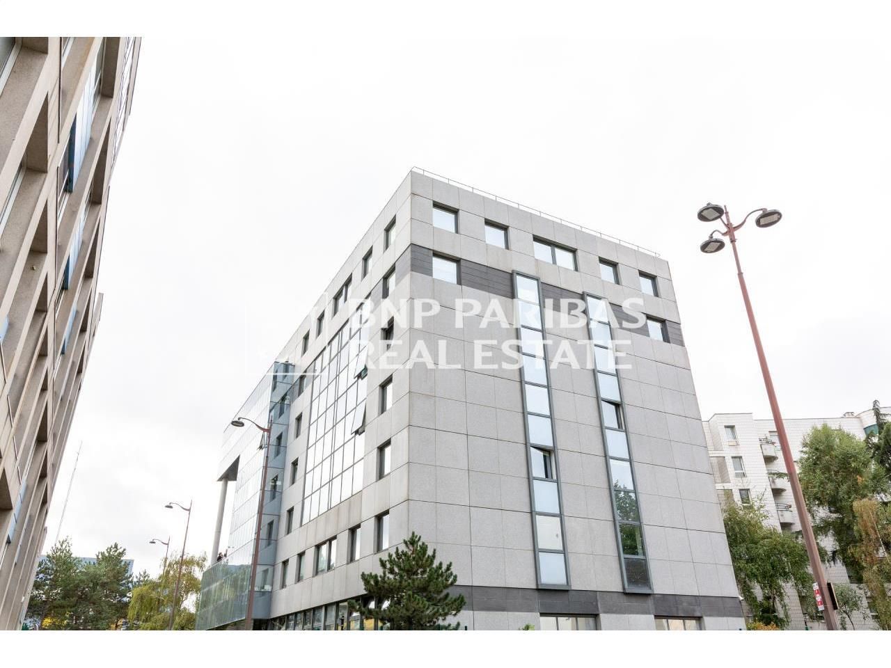 Location Bureaux 2118.2 m² divisibles 75018 Paris