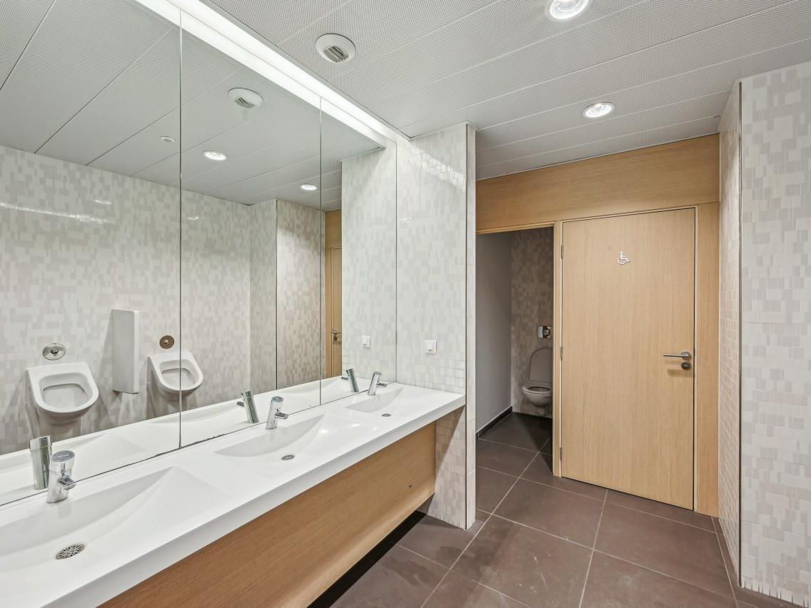 Location Bureaux 2932.13 m² non divisibles 06200 Nice ouest