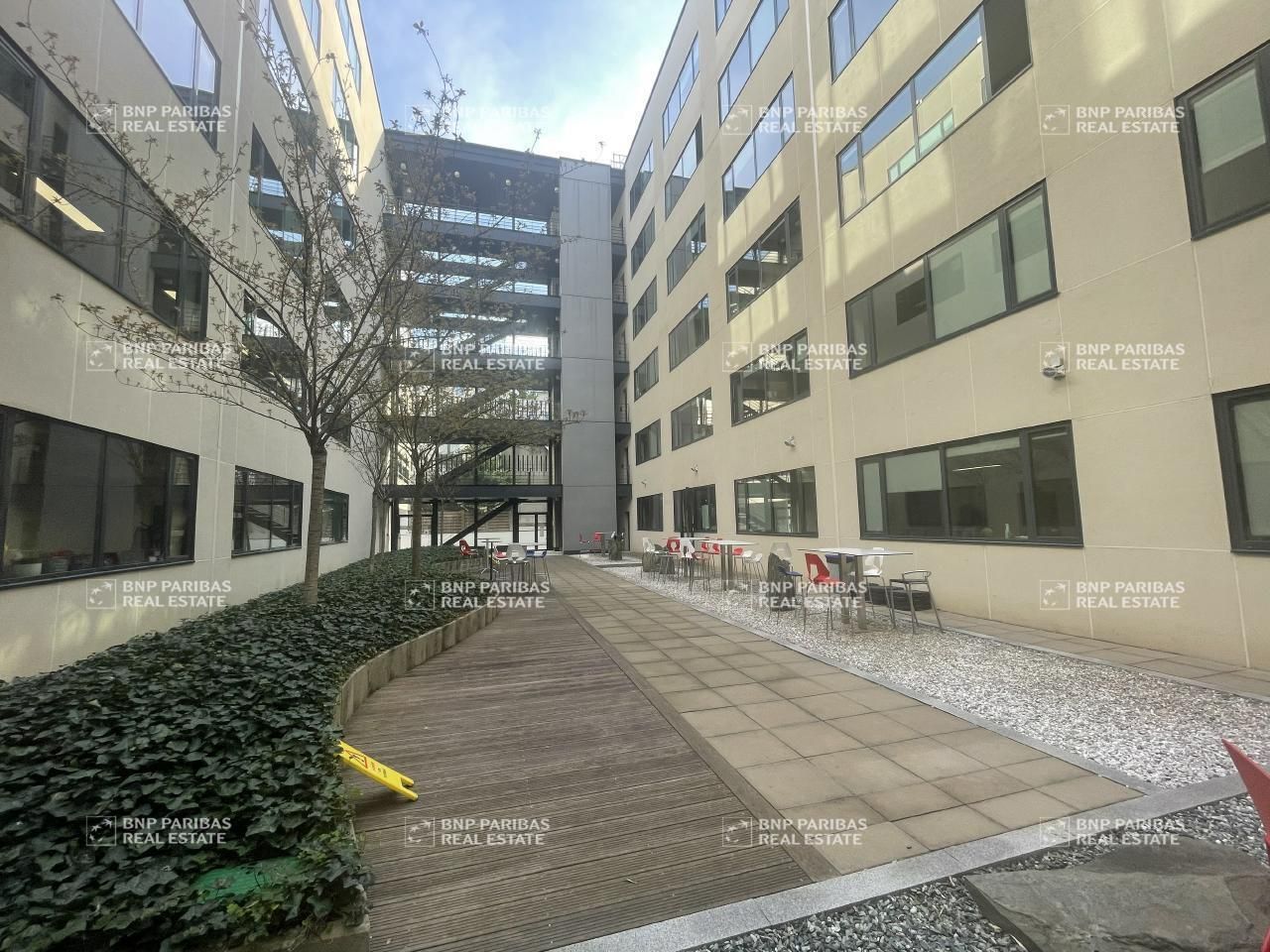 789 m² pour ce bureaux en location à Lyon