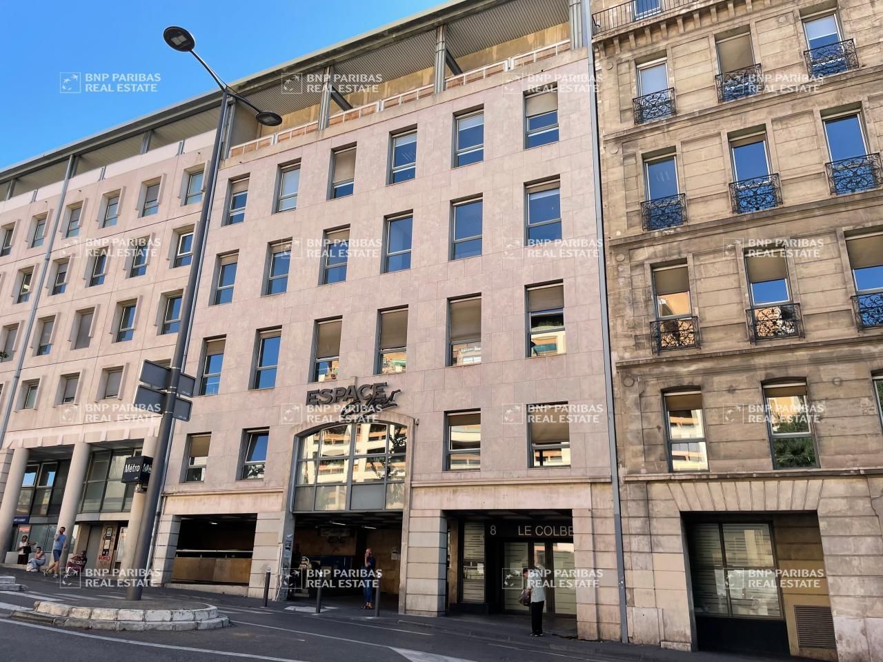 Location Bureaux 2428.88 m² divisibles 13001 Marseille