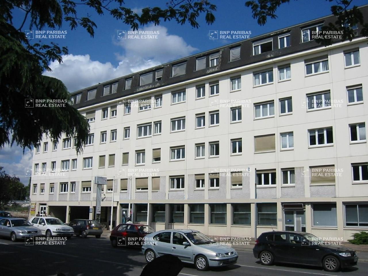 Location Bureaux 873.37 m² divisibles 45000 Orleans