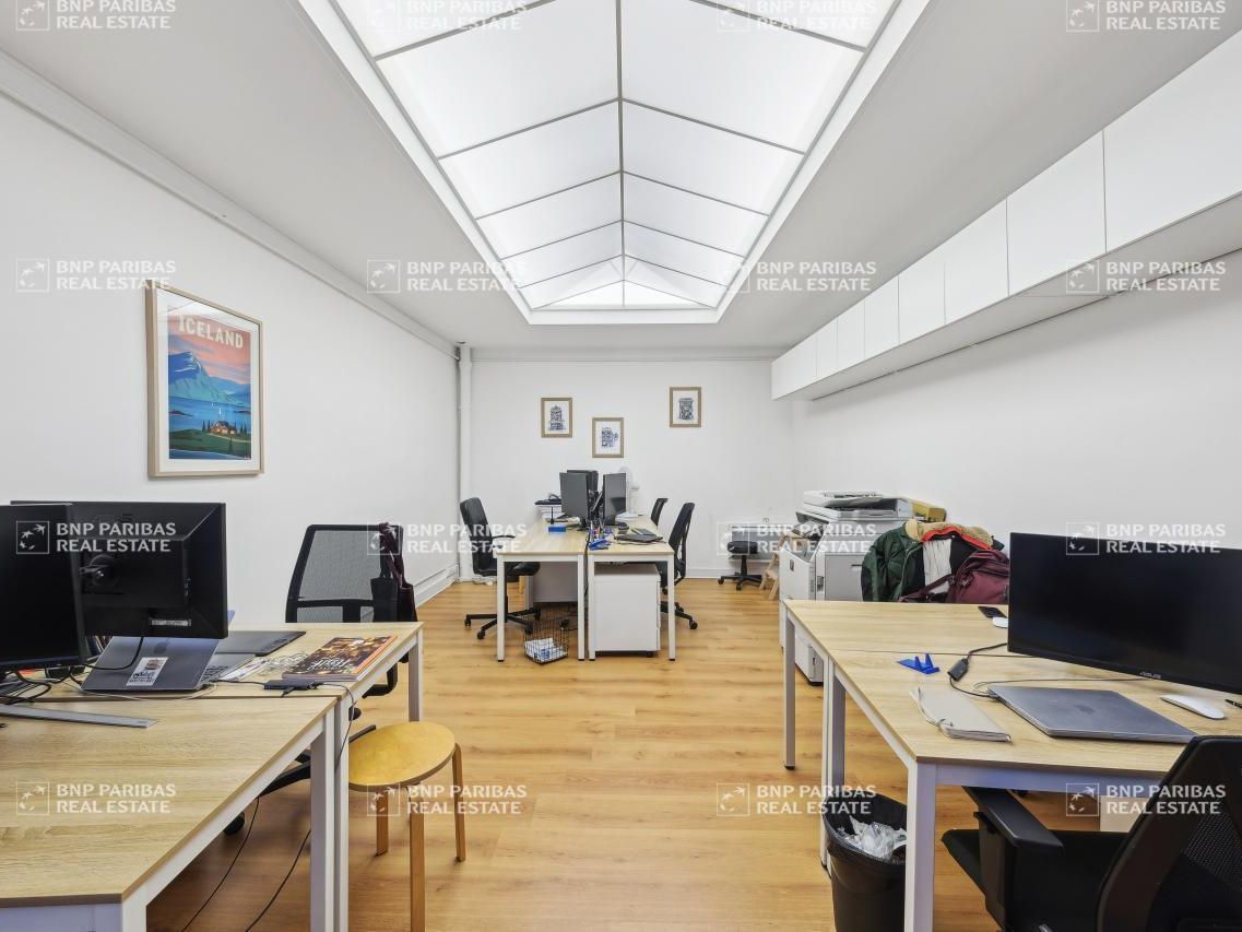 68 m² pour ce bureaux en location à Paris