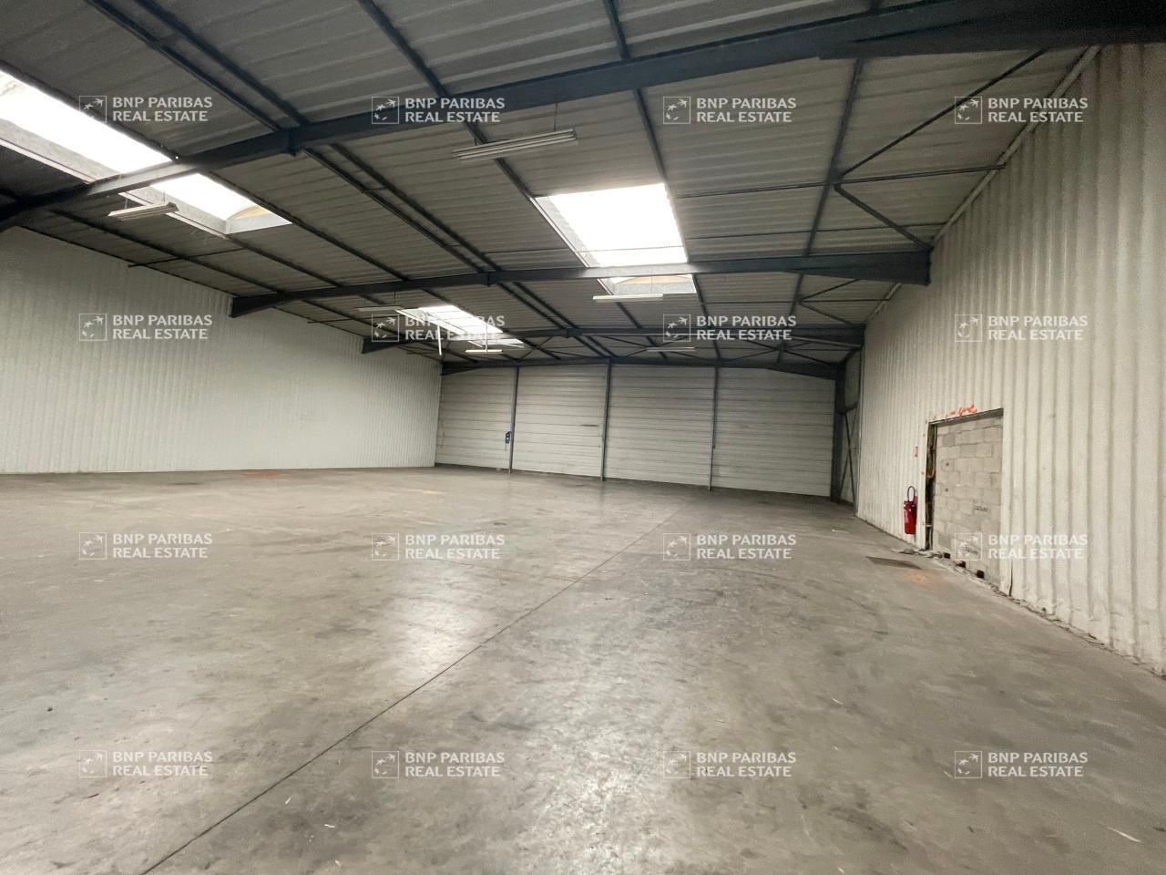 476 m² pour ce activité en location à Corbas