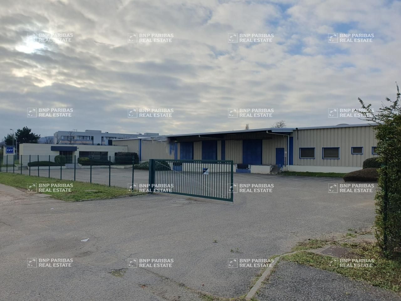 2927 m² pour ce activité en vente à Saint-quentin-fallavier