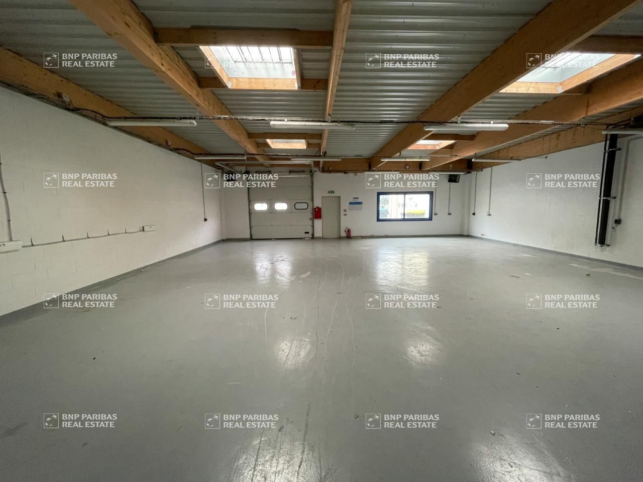 Location PME-PMI 316 m² non divisibles 77183 Croissy-beaubourg