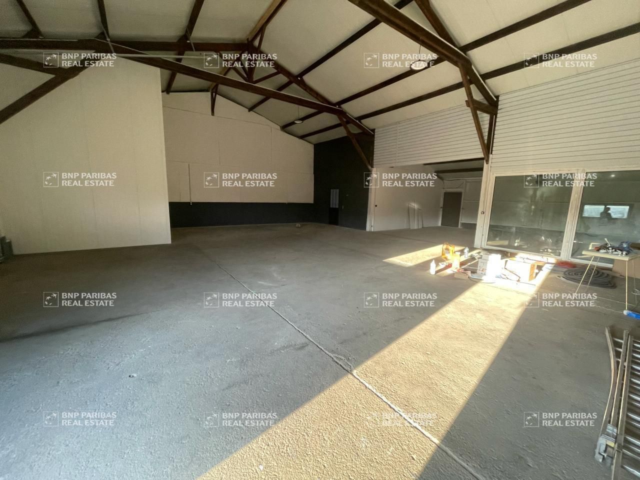 495 m² pour ce activité en location à Saint-armel