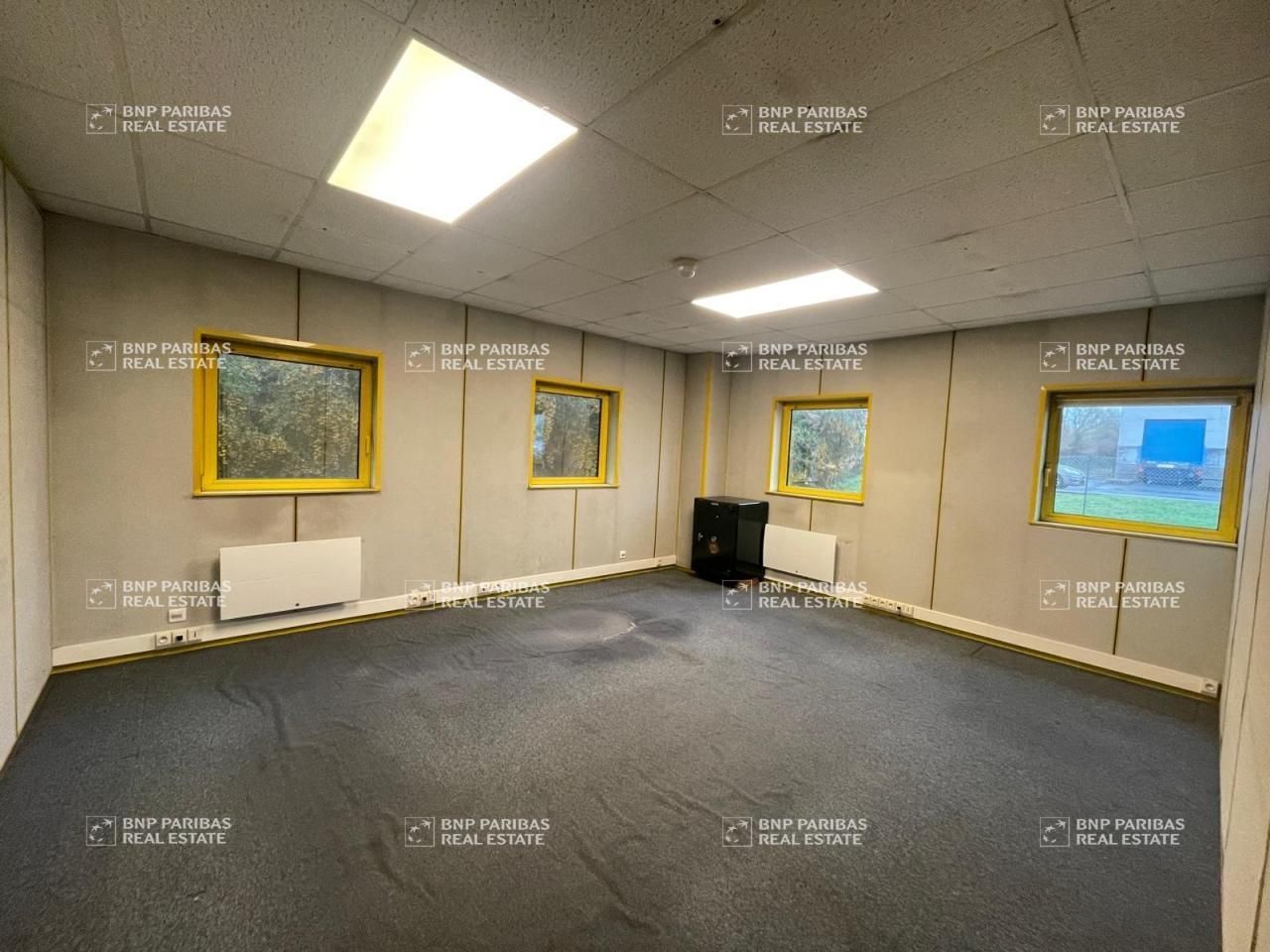 1000 m² pour ce activité en vente à Neuville-en-ferrain