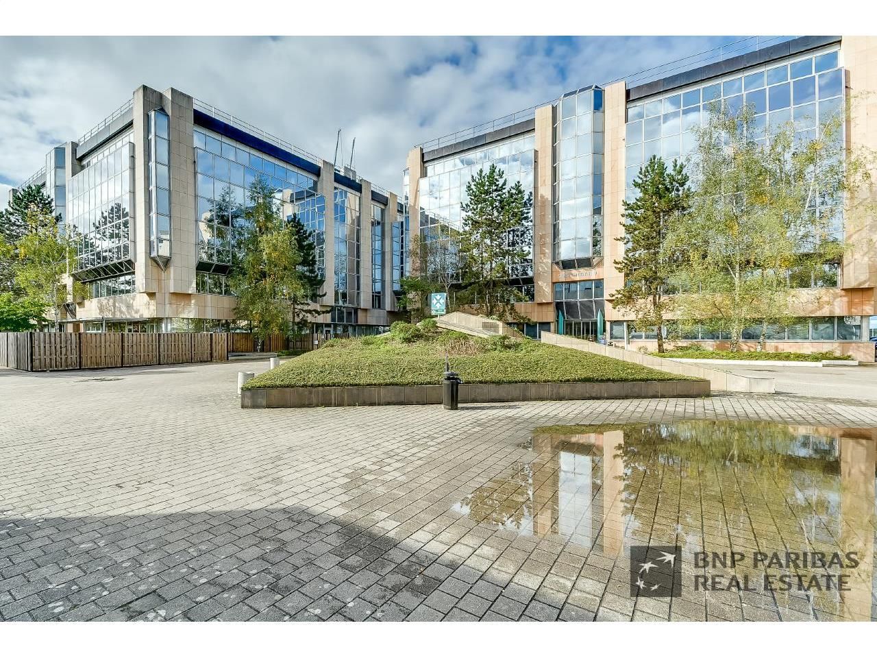 1189 m² pour ce bureaux en location à Velizy villacoublay