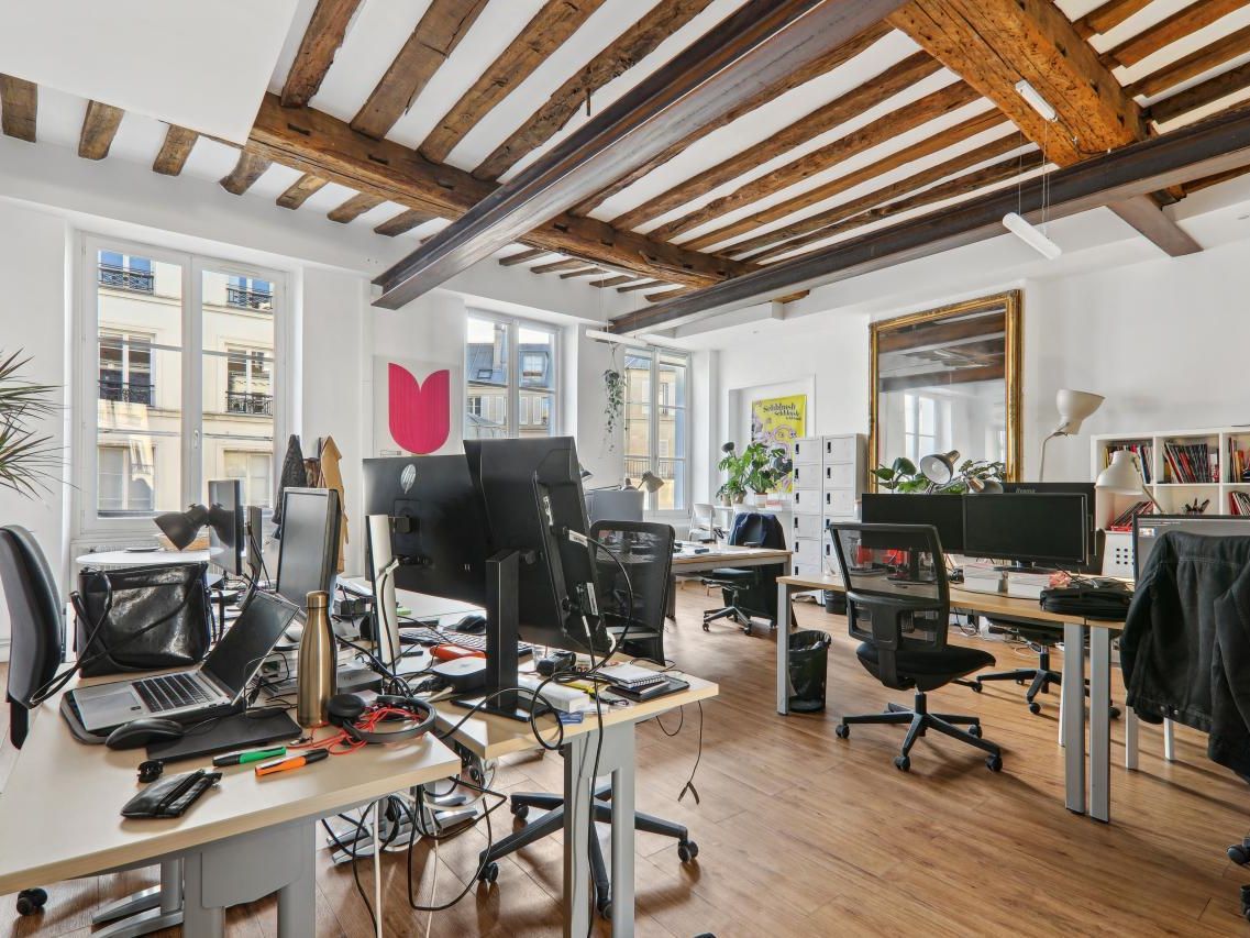 203.5 m² pour ce bureaux en location à Paris