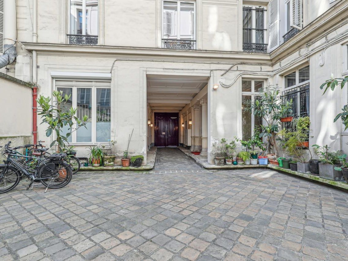 165 m² pour ce bureaux en location à Paris