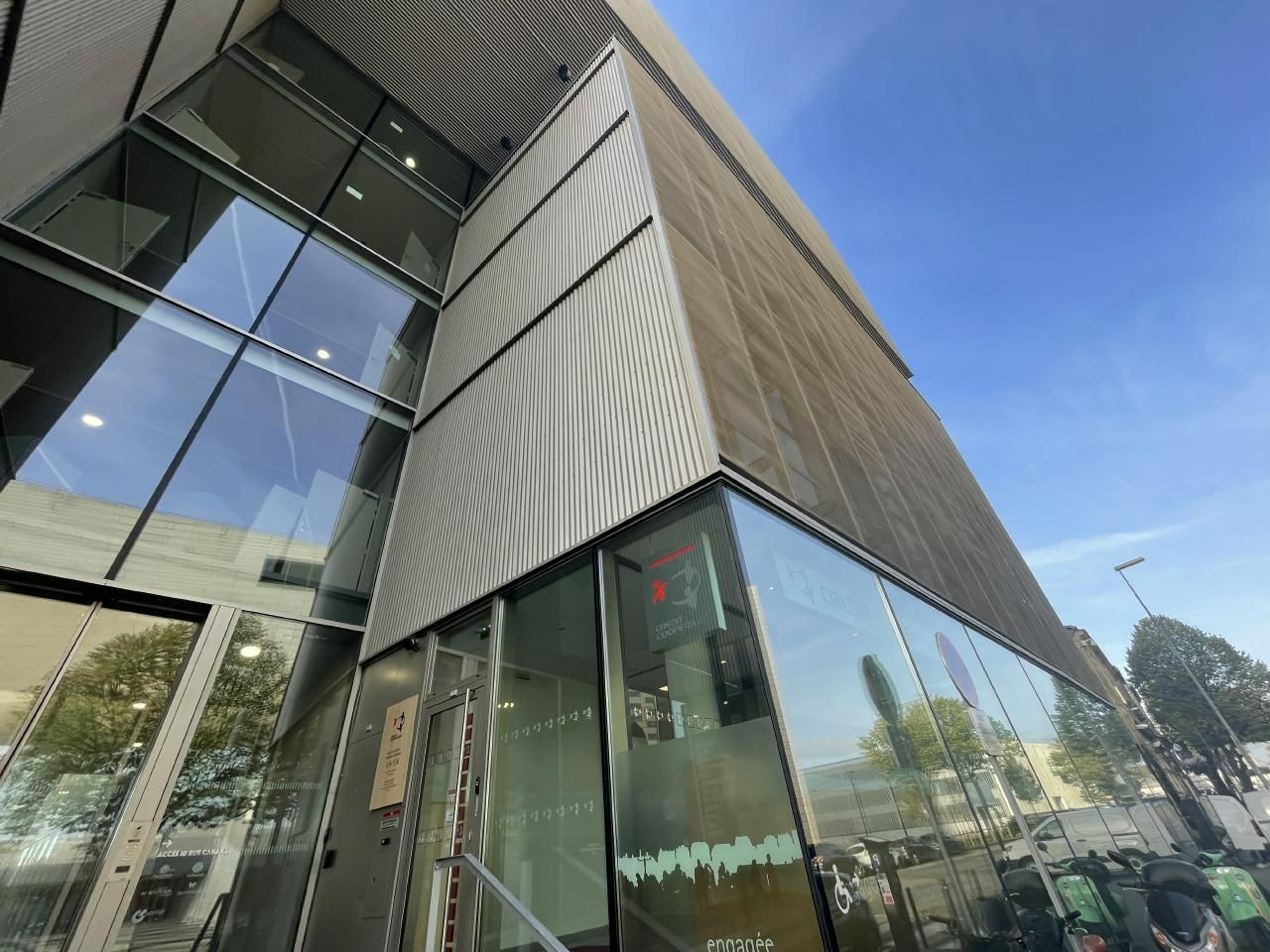 Location Bureaux 376 m² divisibles 33800 Bordeaux