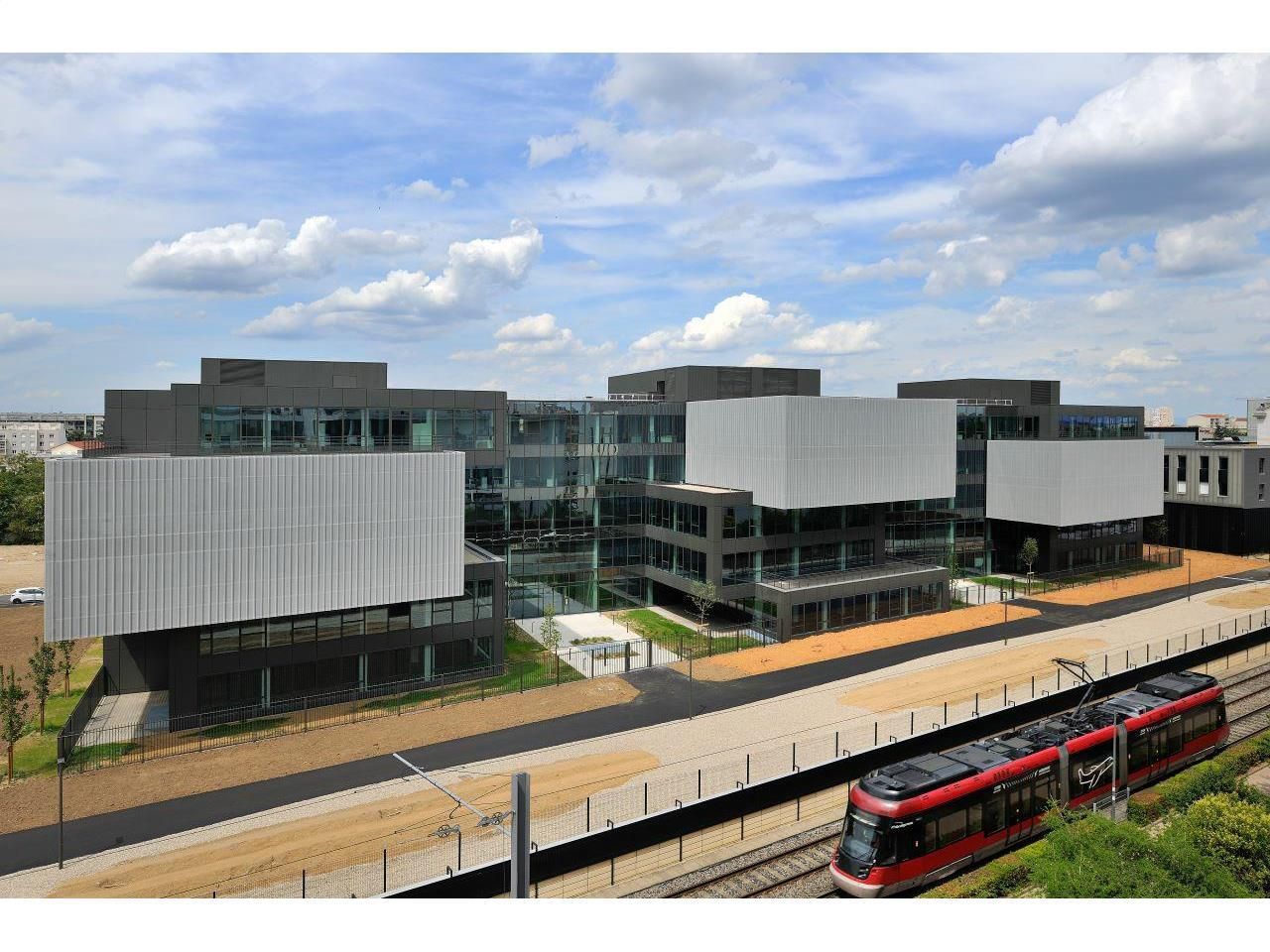 1646 m² pour ce bureaux en location à Villeurbanne