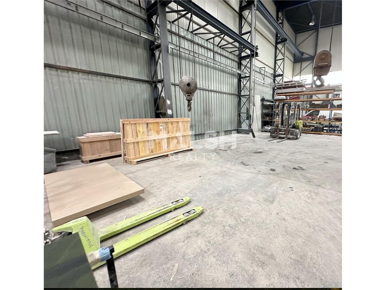 Au sein d'un parc d'activités, nous vous proposon