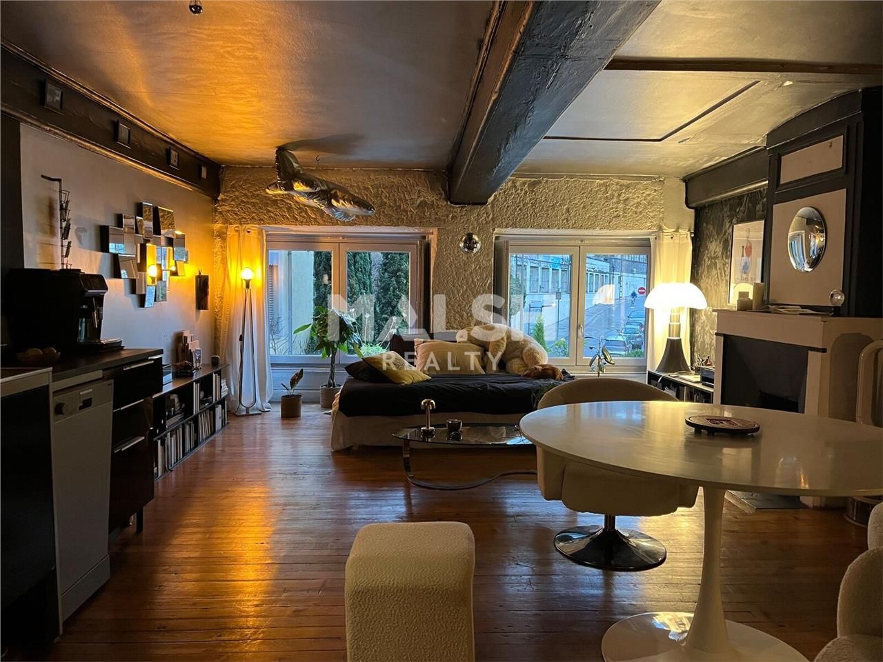 Nous vous proposons à la location un local commer