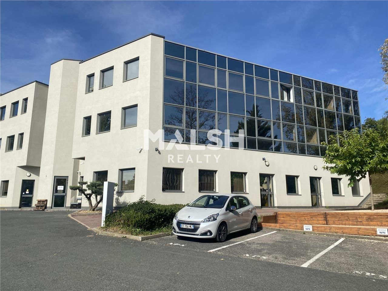 Nous vous proposons, à la location, une surface d