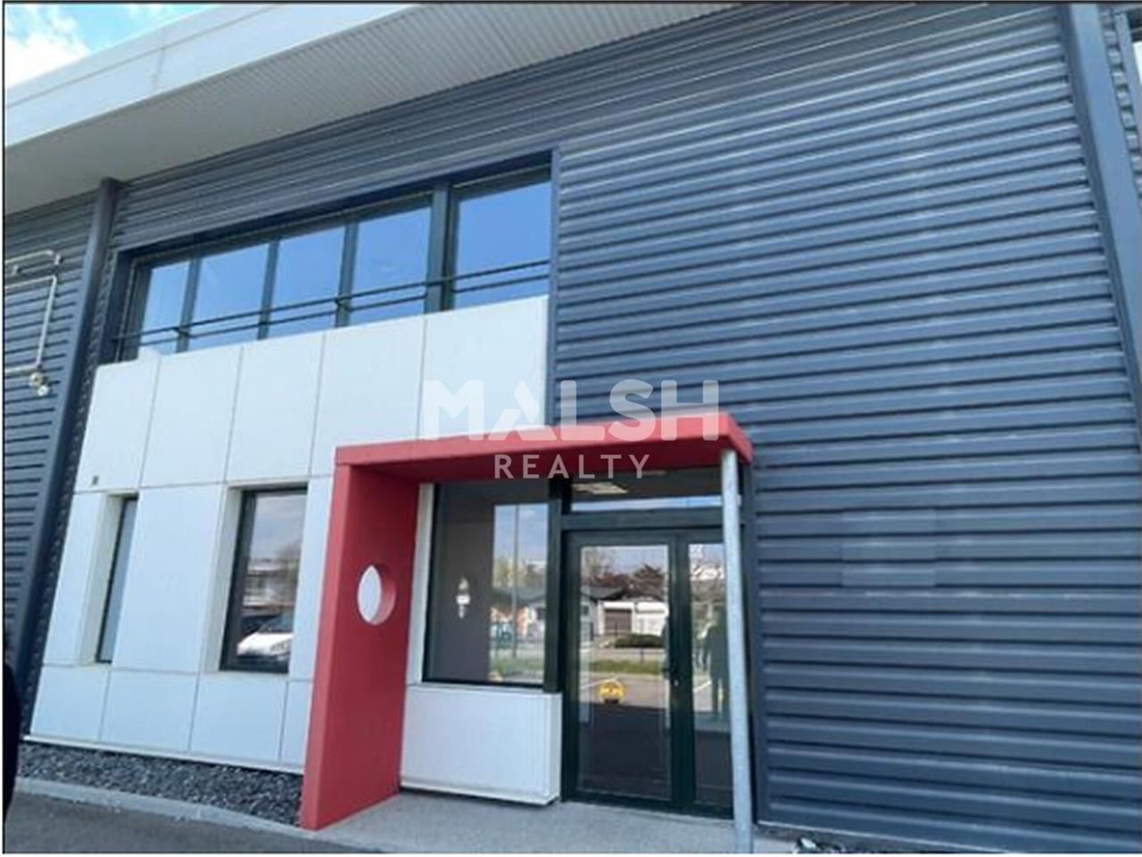 Au sein d'un parc d'activités clos et sécurisé, n