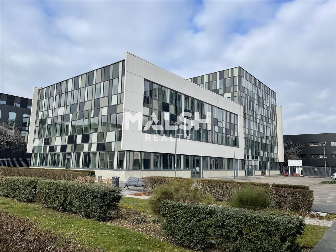 MALSH Realty & Property vous propose dans un ense