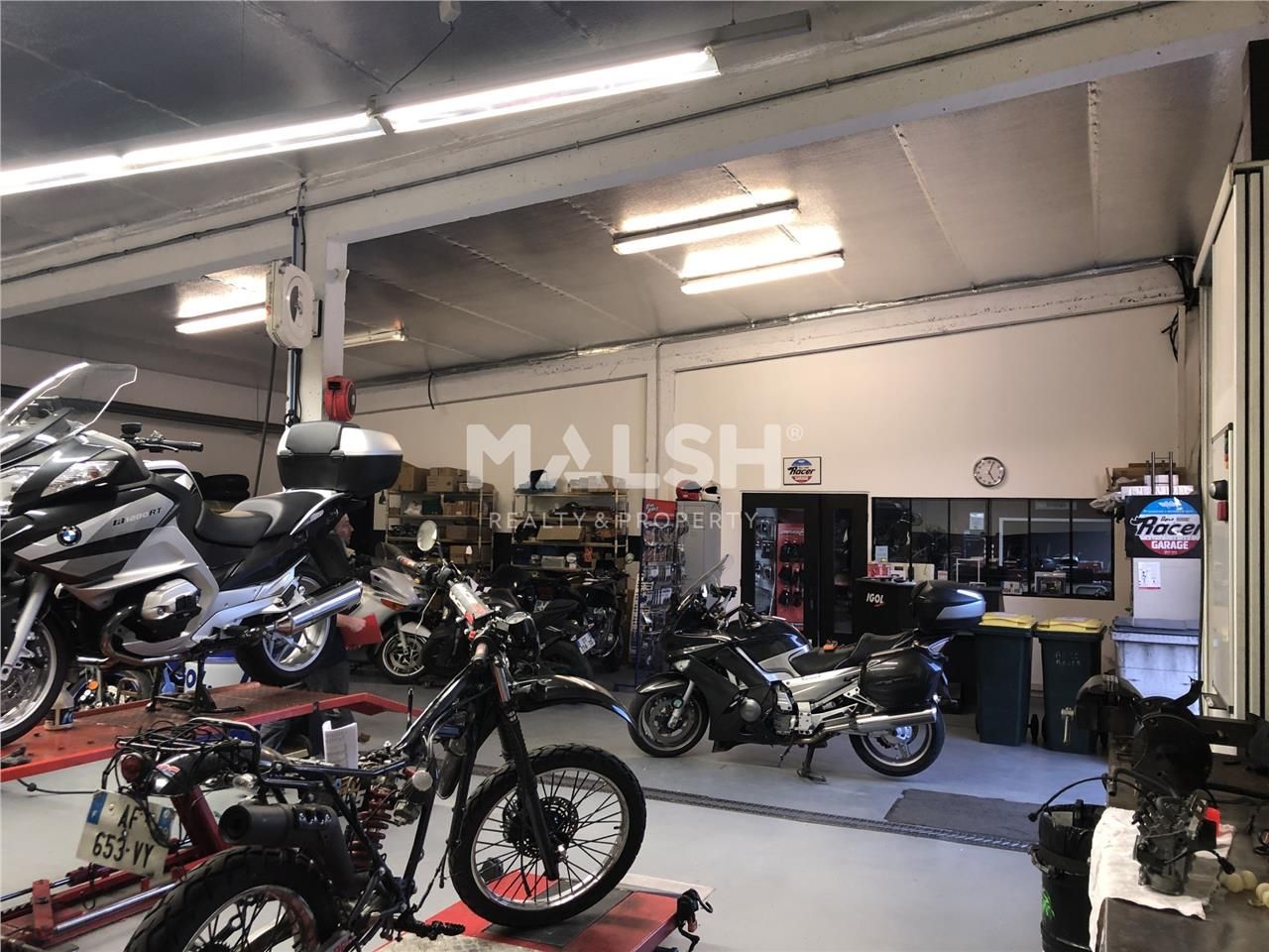 Nous vous proposons à la vente un garage moto dan