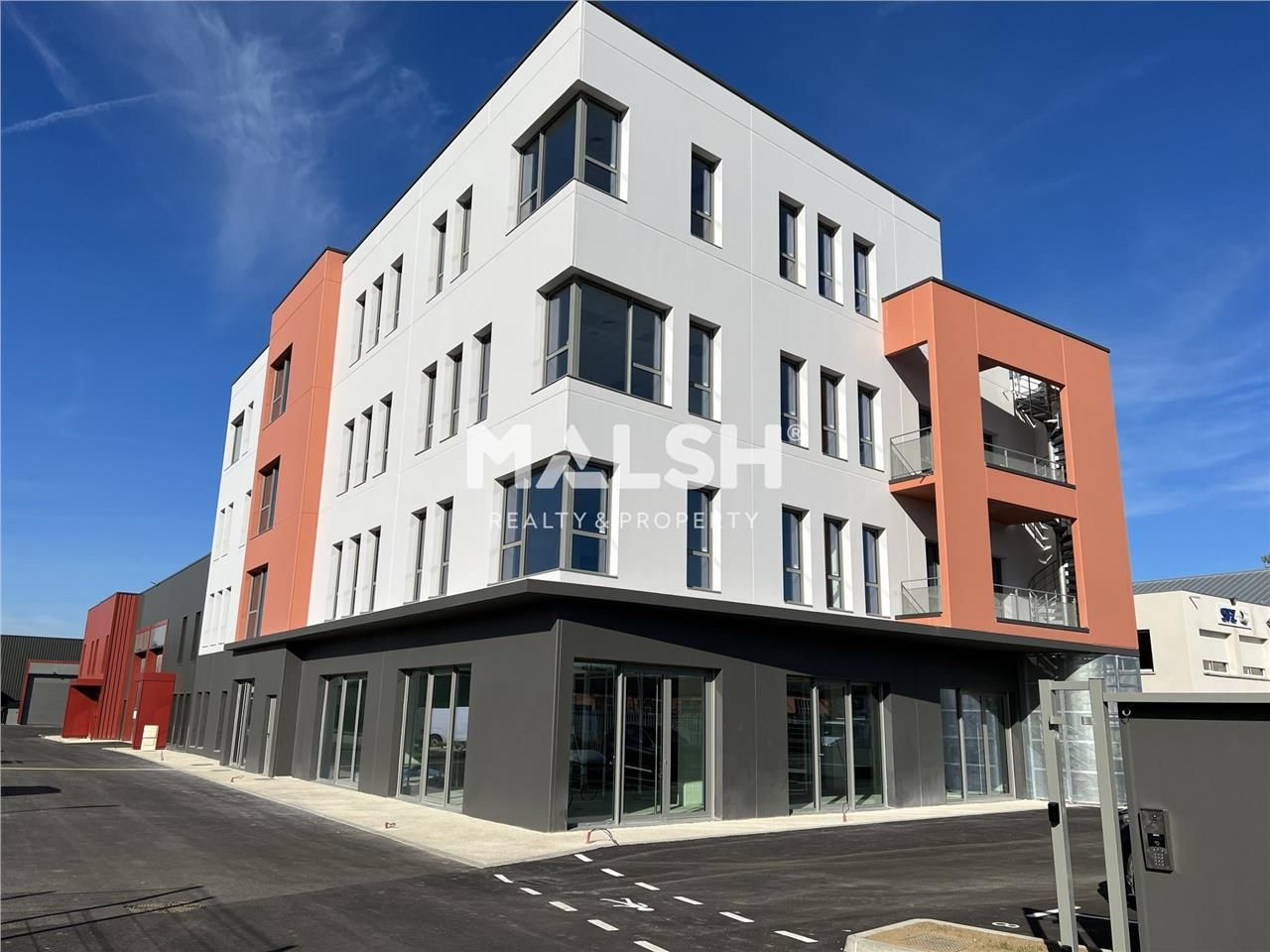 Nous vous proposons à la location, une surface de