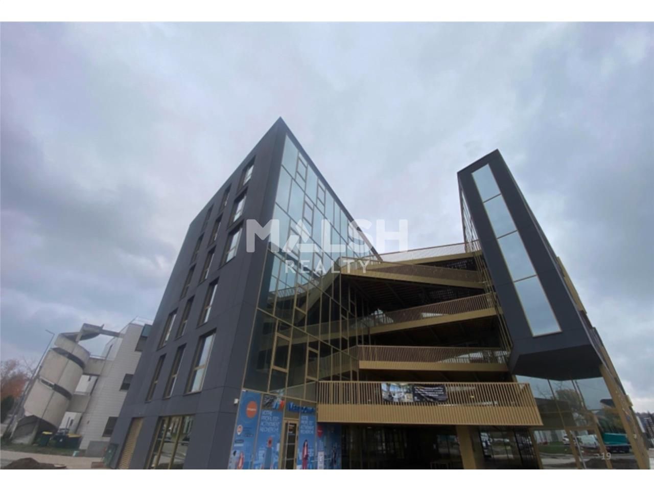 Plusieurs lots de bureaux dans un immeuble neuf d