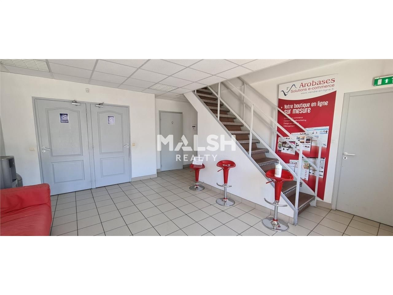 Au sein d'un parc d'activités récent, clos et séc