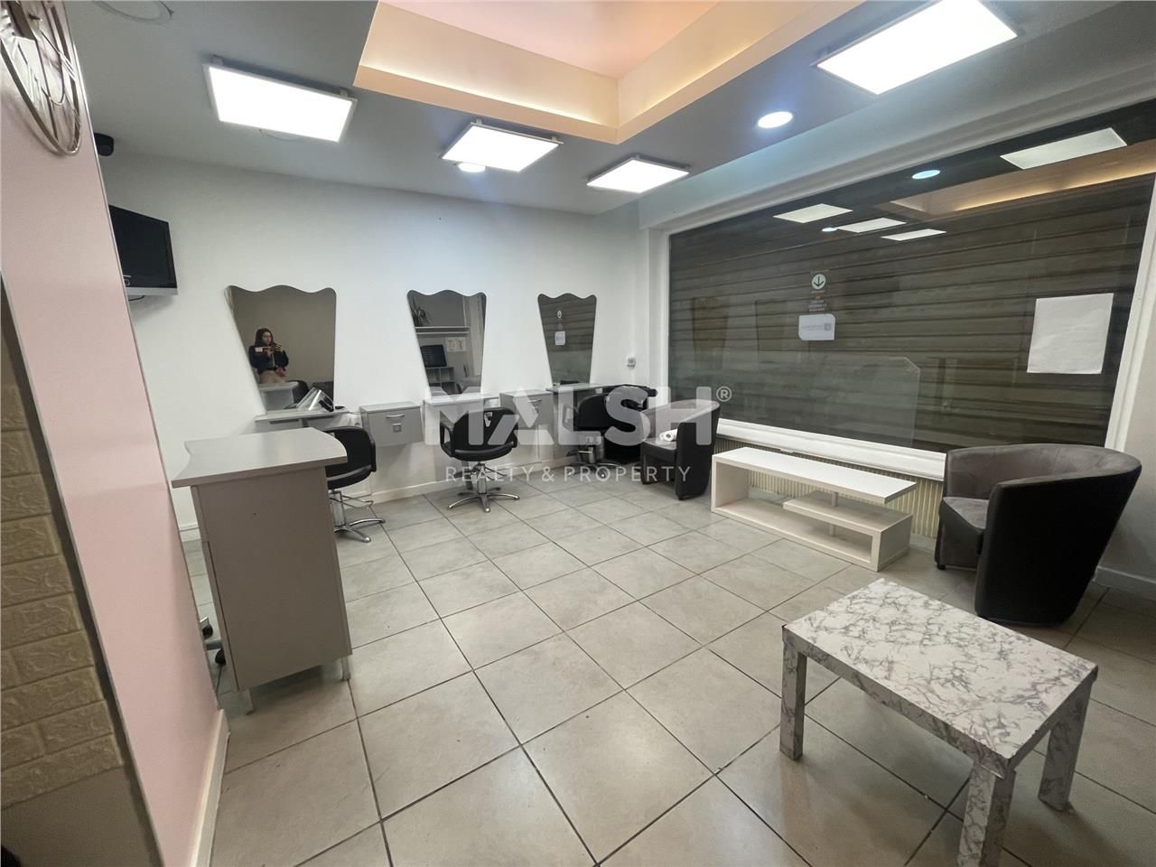 Nous vous proposons à la location, sur l'avenue g