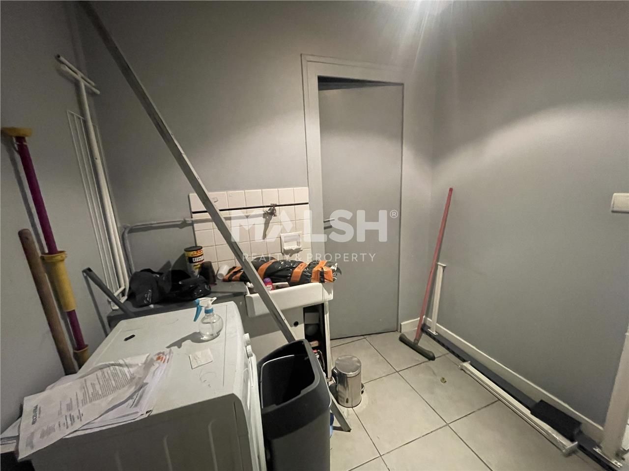 Nous vous proposons à la location, sur l'avenue g