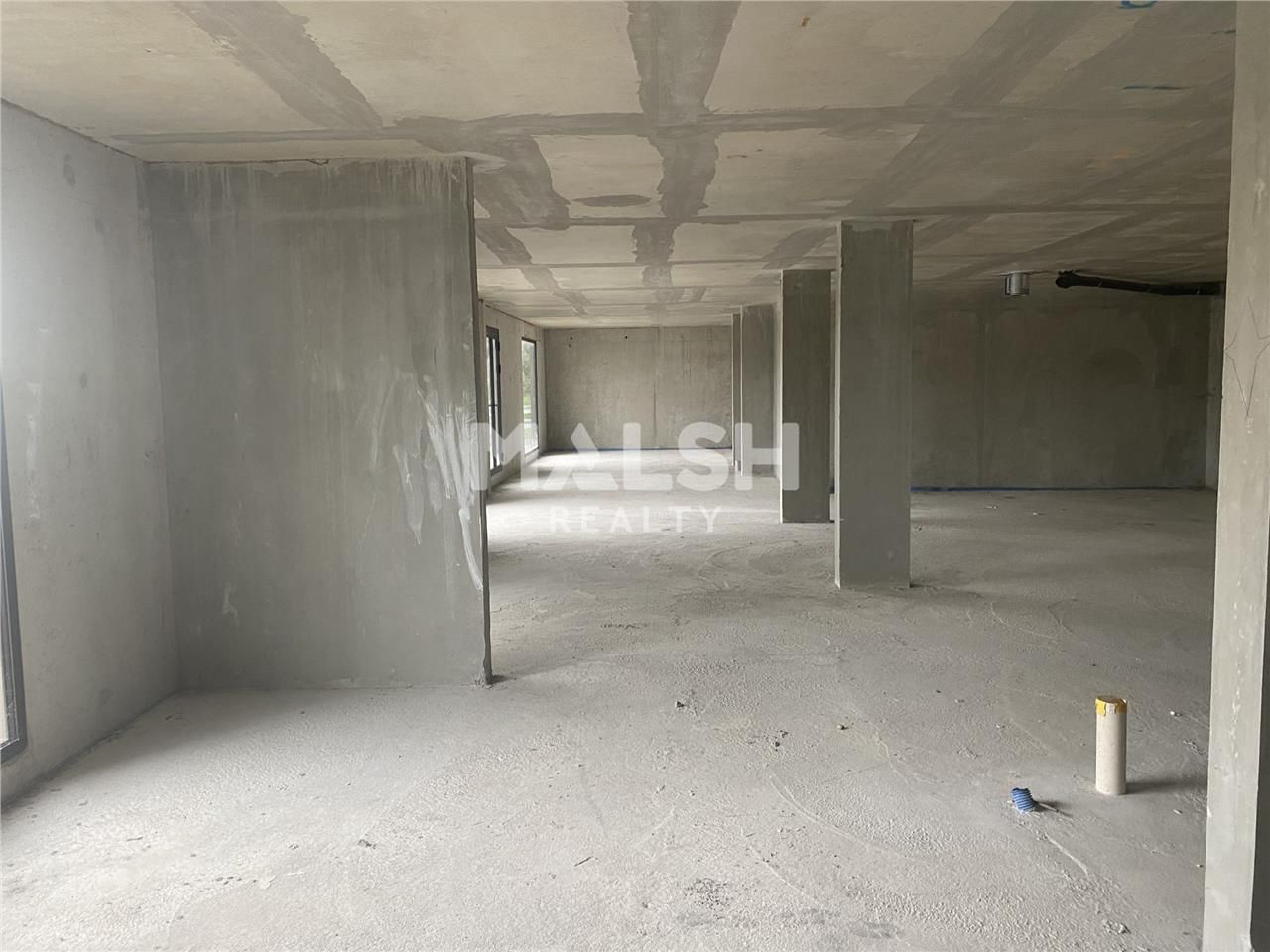 Nous vous proposons à la vente, un local neuf d'u