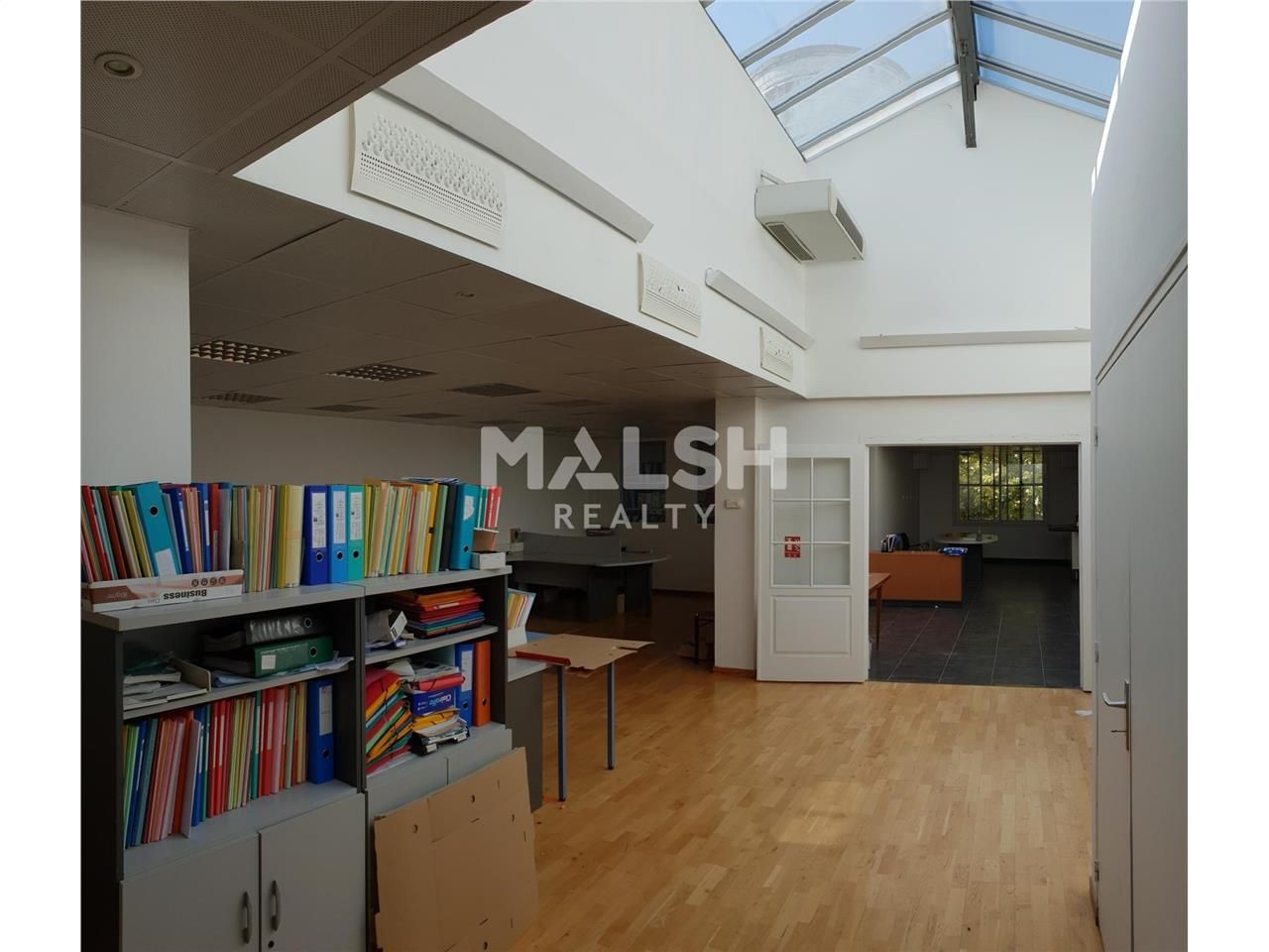 Au sein d'un parc d'activités clos, nous vous pro