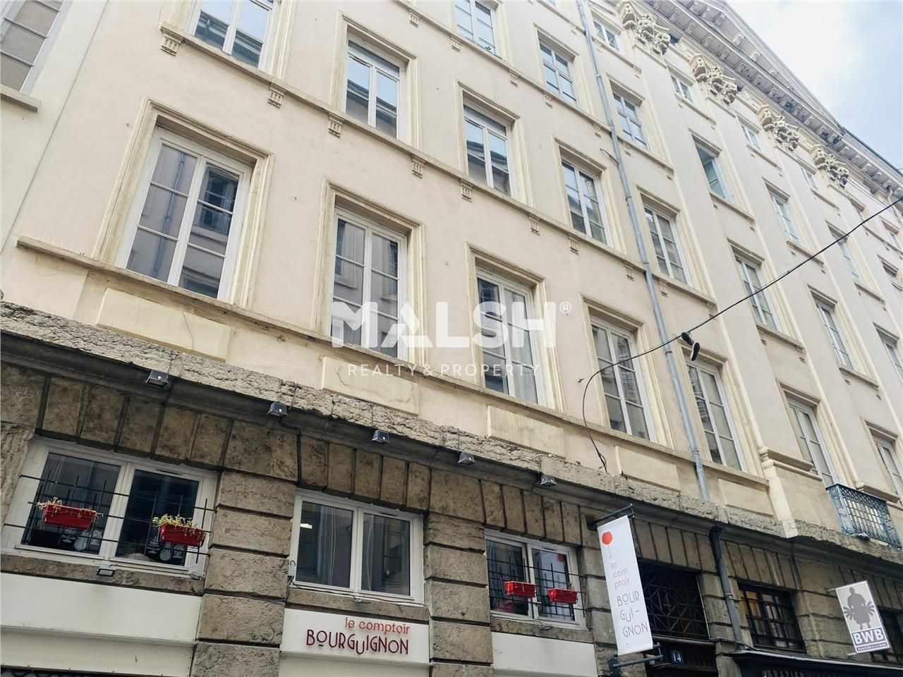 Nous vous proposons à la location, des bureaux ré