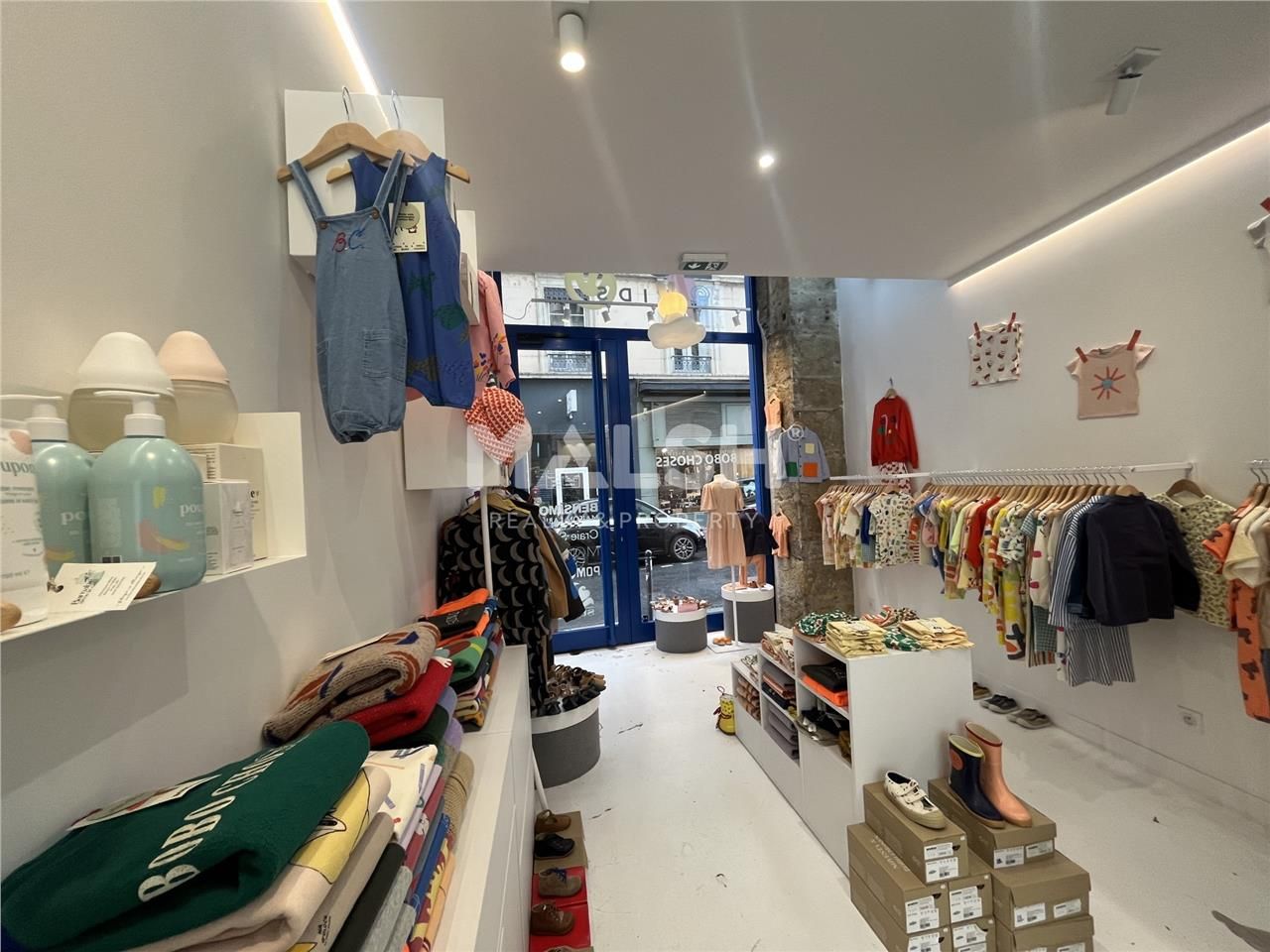 Nous vous proposons la location d'un local commer