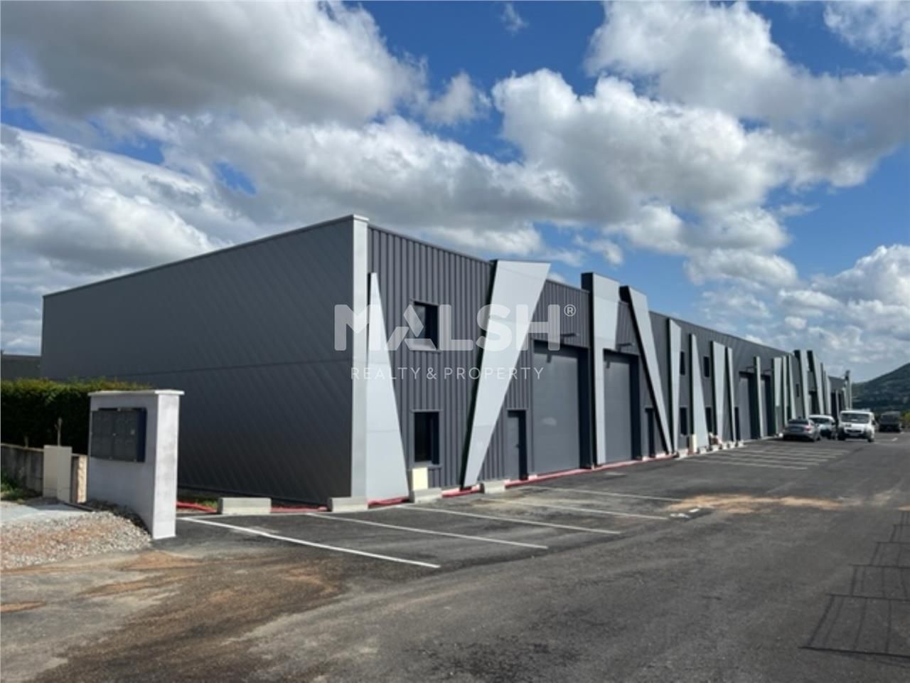 Au sein d'un parc d'activités, nous vous proposon