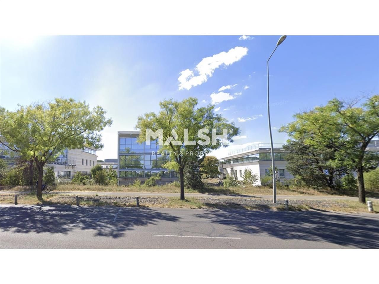 Nous vous proposons des bureaux de 92 m² à la loc