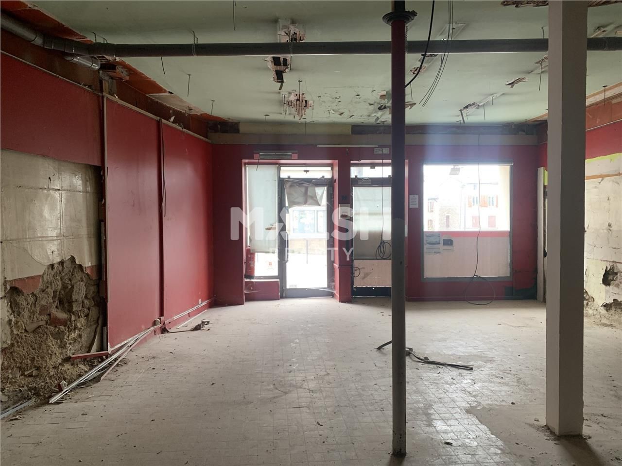 Nous vous proposons à la vente un local commercia