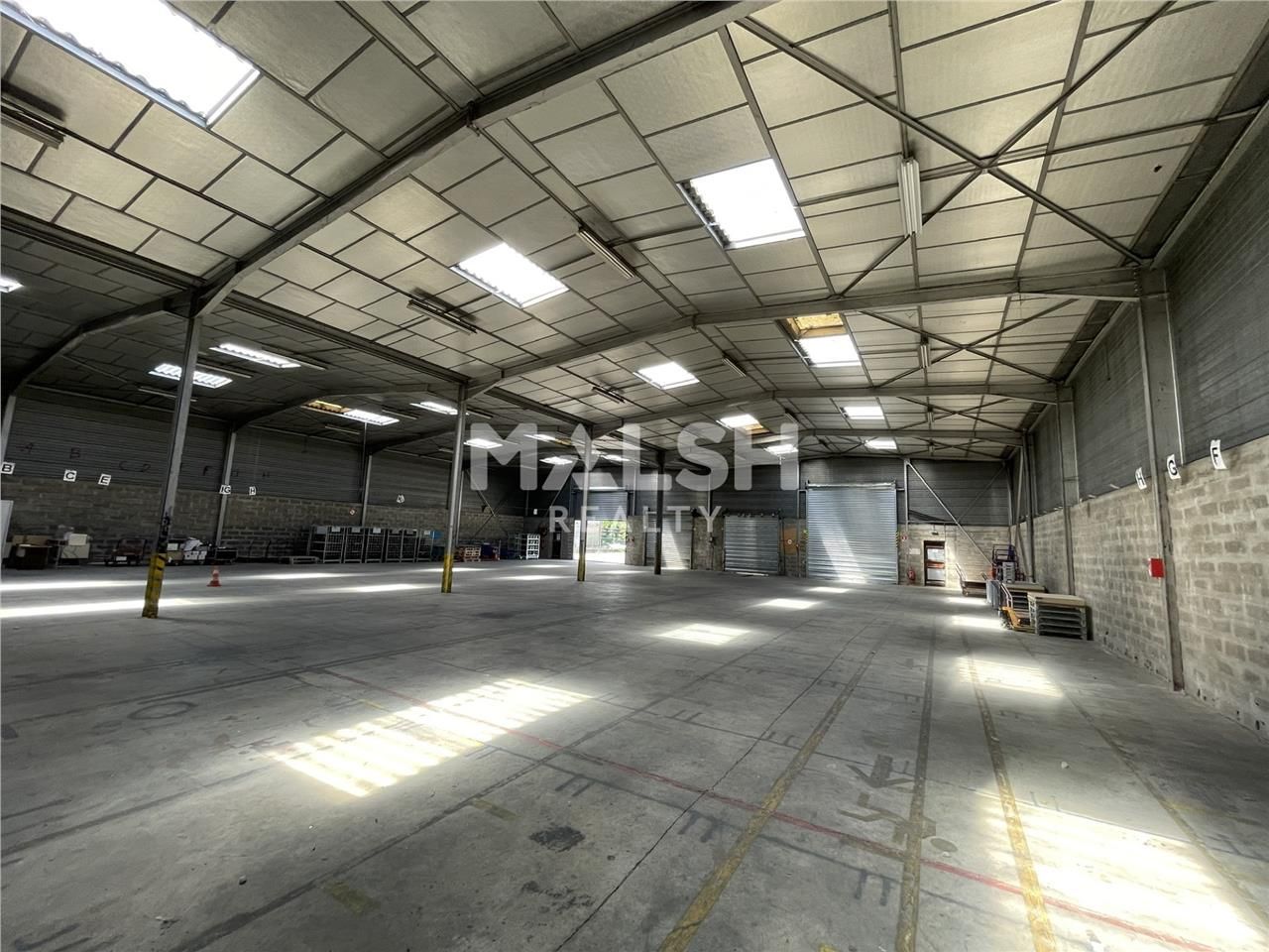 Sur un terrain indépendant et clos de 3 175 m², n